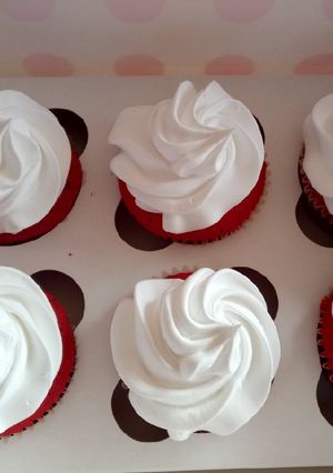 A picture of Redvelvet cupcakes.