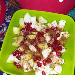 A picture of Apple pomegranate chat.