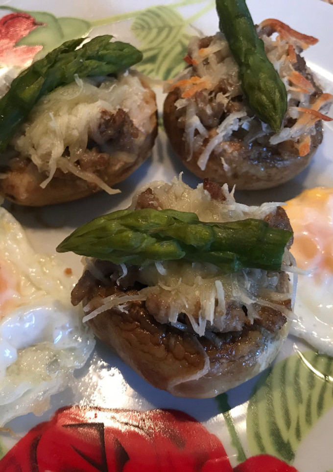 Una foto de Champiñones rellenos de carne picada