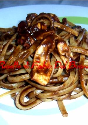 Foto di Linguine con Seppie, Concentrato di Pomodoro e Nero di Seppie