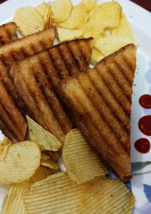 पनीर ग्रील्ड सैंडविच (Paneer grilled sandwich recipe in hindi) रेसिपी मुख्य फोटो