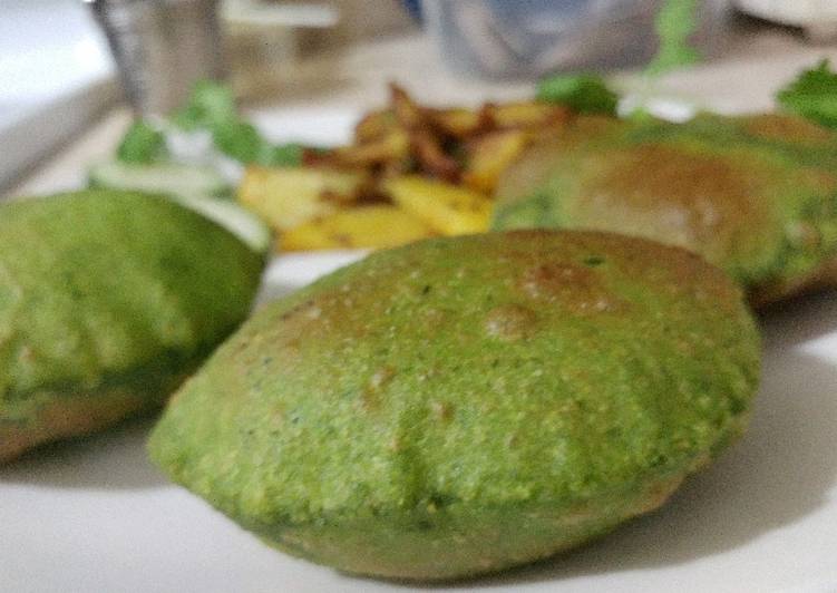 Simple Way to Prepare Homemade Spinach poori😊