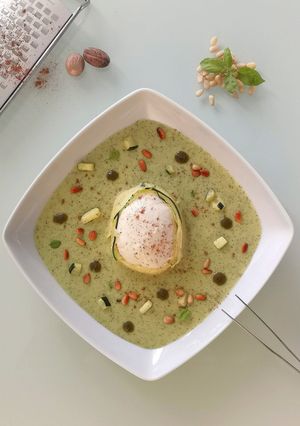 Una foto de Crema de calabacín con mozzarella fresca