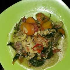Tumis "SaKoTeBah"(Sawi,wortel,Kol,Kecambah) রেসিপির প্রধান ছবি