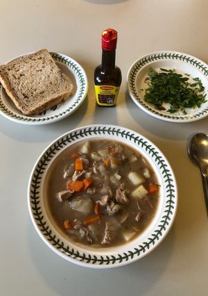 A picture of Even Simpler Chicken Stock Broth.