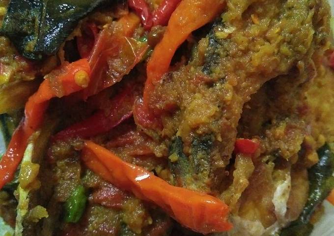 Cara Gampang Menyiapkan Ikan patin bumbu kuning pedassss yang Bisa Manjain Lidah