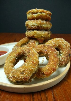 A picture of Stuffed Onion Rings.