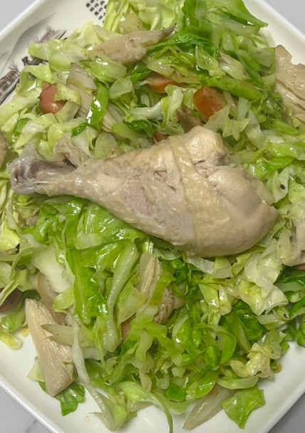 Una foto de Repollo con Pollo