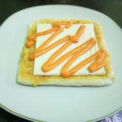 Roti Bakar Keju Mayo রেসিপির প্রধান ছবি