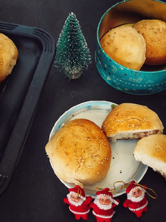 பர்கர் பன்(burger bun recipe in tamil) செய்முறை முக்கிய புகைப்படம்