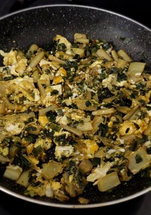 عکسی از دستور خوراک کنگر و کنیوال(تره کوهی)