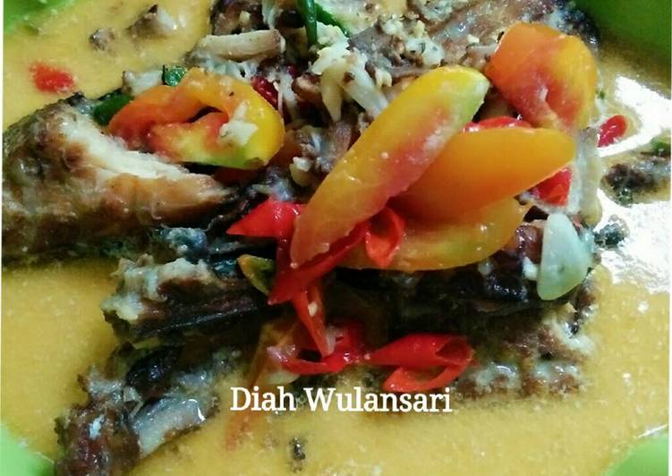 Cara mengolah Mangut Pari Asap yang nikmat