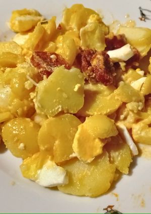 A picture of Francúzske zemiaky/ Potatos with sausage.