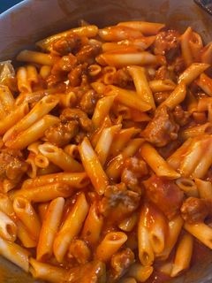 Una foto de Macarrones con longanizas