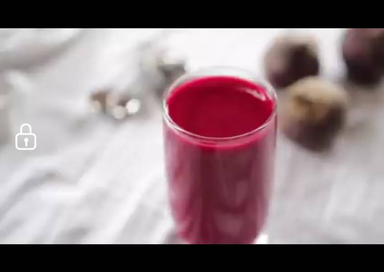 Recipe of Super Quick Homemade Strawberry beet detox smoothie