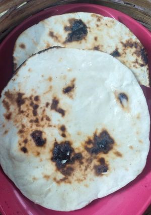 तंदुरी रोटी (tandoori roti recipe in marathi) रेसिपी चे मुख्य फोटो 