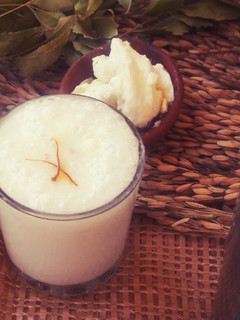 लस्सी (Lassi recipe in hindi) रेसिपी मुख्य फोटो
