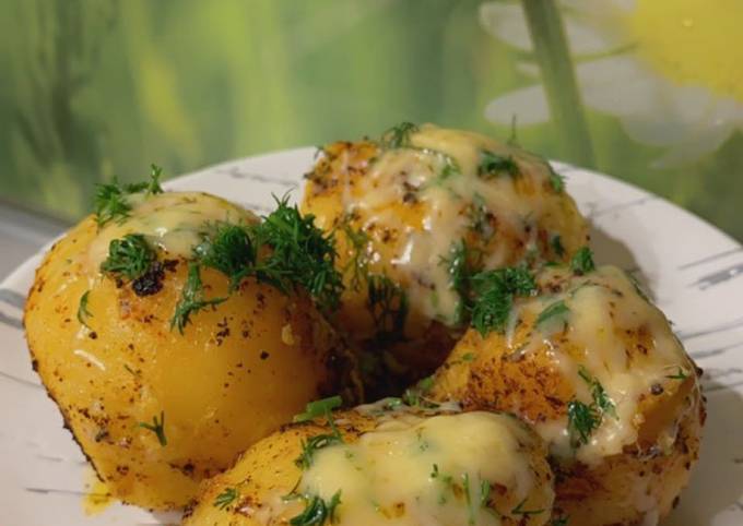 Жаренная картошка с сыром на сковороде самая вкусная простой рецепт пошаговый