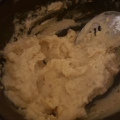 A picture of Croc pot mashed potatoes.