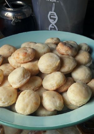 Una foto de Bizcochitos de crema y queso😋