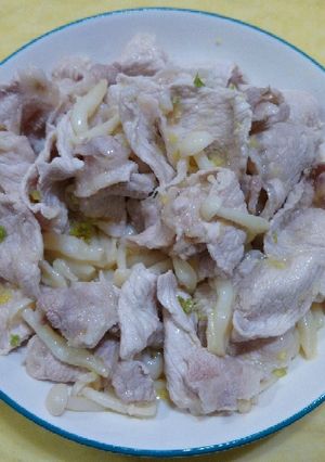 減醣料理百塔醬-香蔥油醋醬拌豬里肌雪白菇 的食譜成品照片
