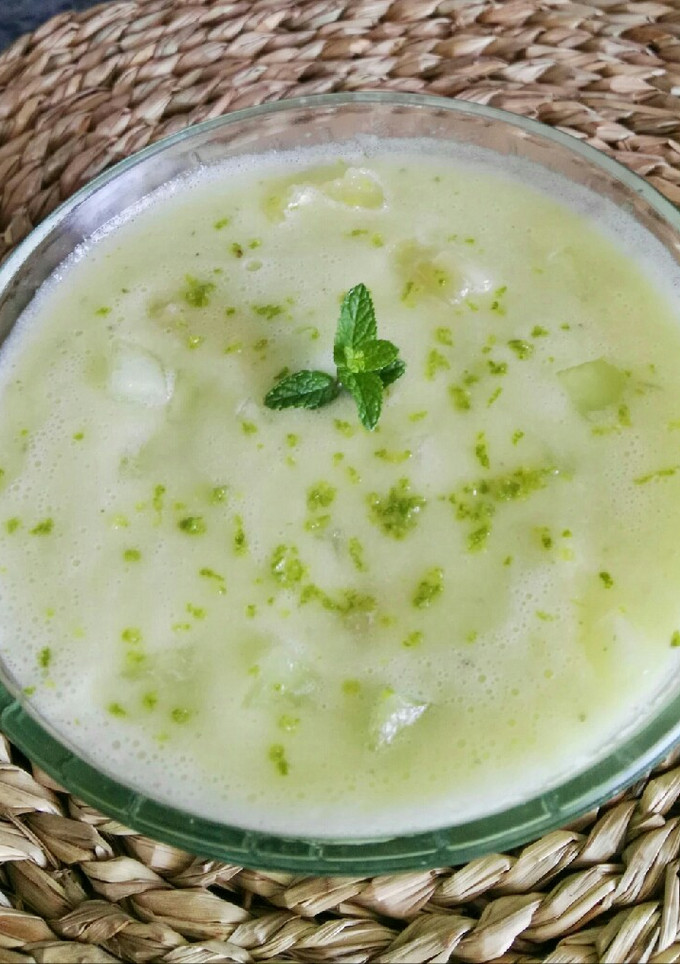 Una foto de Sopa fría de melón y piña