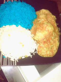 A picture of Blue & White Rice With chicken Soup..