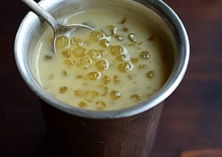 Javvarisi Paayasam/ Sabudana Kheer (Sago Dessert)