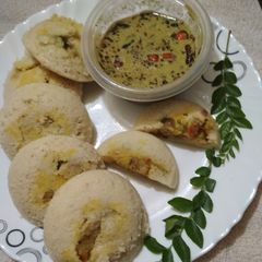A picture of Patato masala stuffed idli.