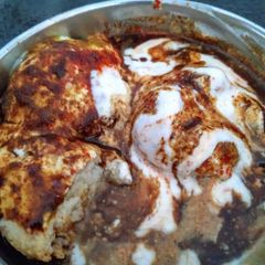 A picture of Dahi Bhalle.