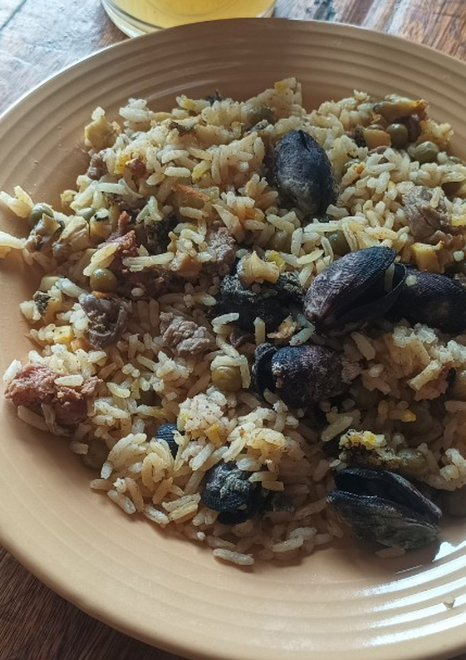Una foto de Paella de mariscos