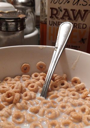 A picture of Cinnamon Honey Walnut Cheerios.
