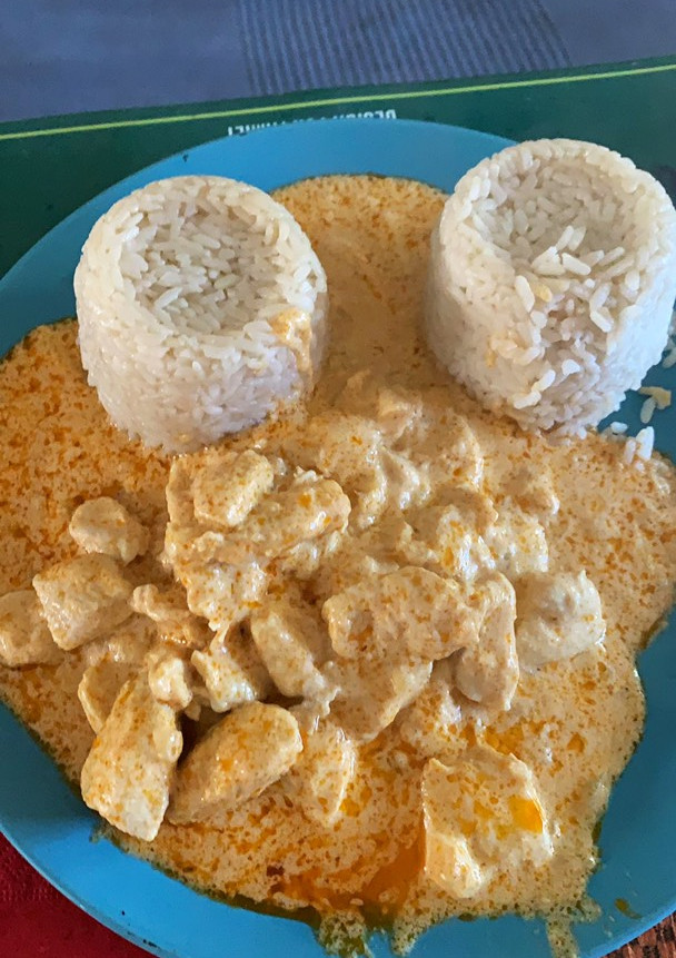 Una foto de Pollo al curry FACILISISIIIMO!!
