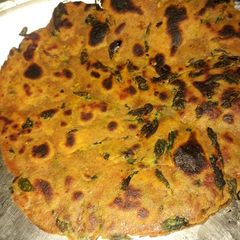 A picture of Methi thepla.
