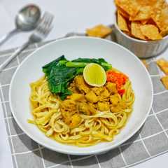 รูปของ Mie ayam bumbu soto