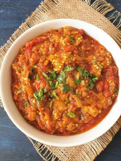 बैंगन का भरता (baigan Ka bharta recipe in Hindi) रेसिपी मुख्य फोटो