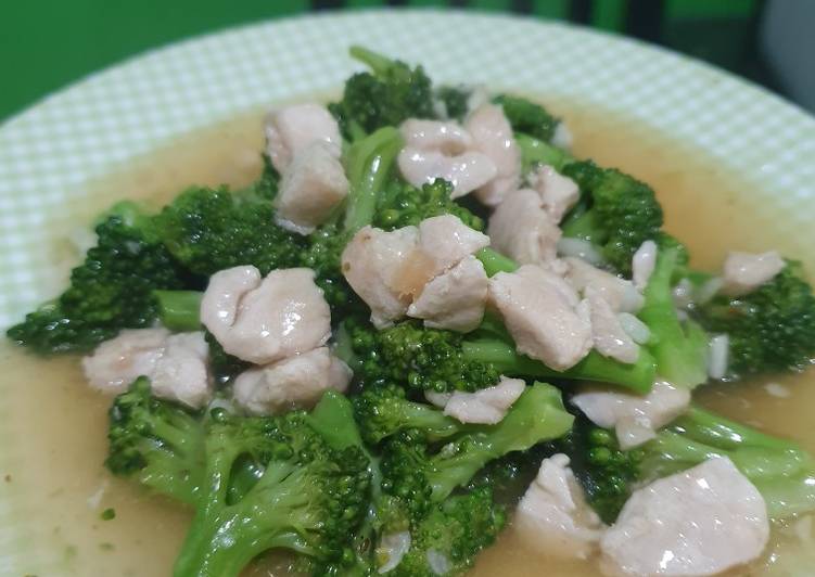 Brokoli cah ayam