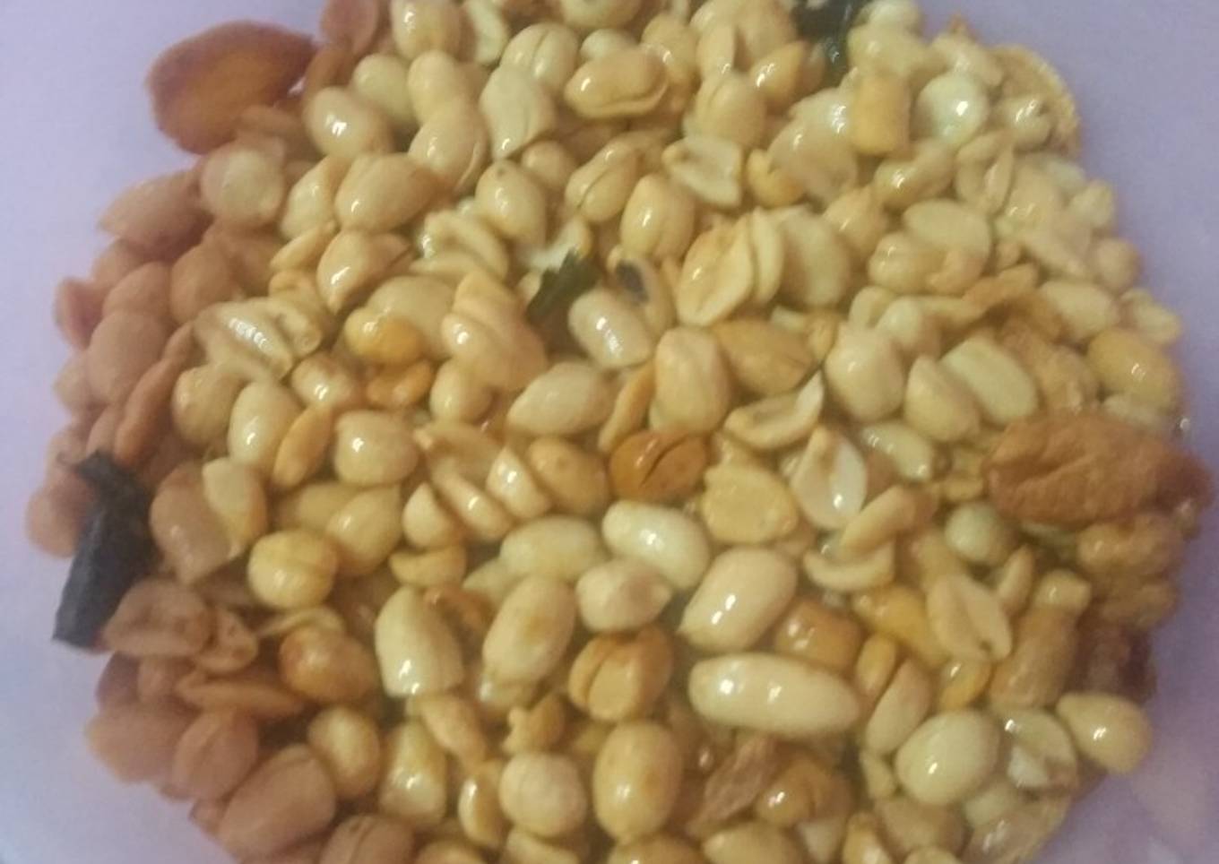 Kacang bawang goreng gurih dan renyah