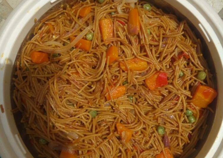 Vegetables jollof spaghetti