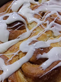 Una foto de Cinnamon Rolls (rollos de canela)