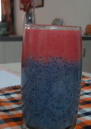A picture of Walnut Strawberry Sabja Smoothie.