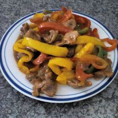 A picture of Gizzards and pepper salad.