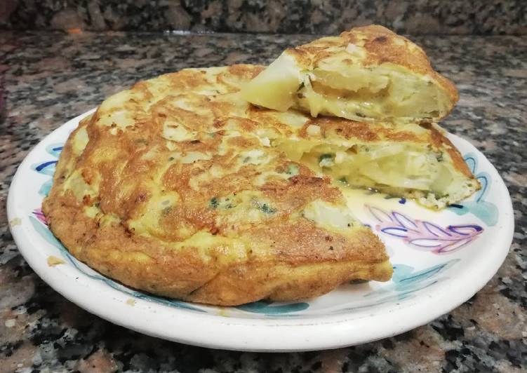 Tortilla de papa y cebolla más fácil almuerzo Receta de Mariela Cookpad