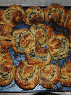 A picture of Garlic-rosemary bread.