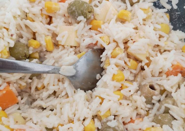 Nos 8 Meilleures Recettes de Salade de riz maïs olives carrés d emmental et mimolette 🧀