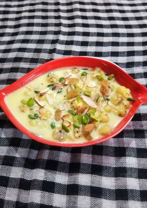 मखाने की खीर (Makhane ki kheer recipe in hindi) रेसिपी मुख्य फोटो