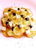 Insalata di Pere Cetrioli Timo Feta e Crema di Aceto Balsamico