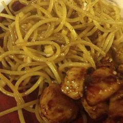 A picture of Stir Fry Noodles.