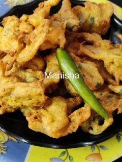 A picture of Moong Dal Onion Pakore.