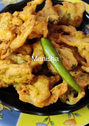 A picture of Moong Dal Onion Pakore.